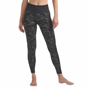 New! Splendid sz Medium M Black Grey Camo Print Leggings Yoga Pants Bottoms NWT